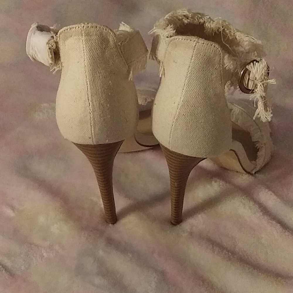 Shoes - Picture 3 of 4